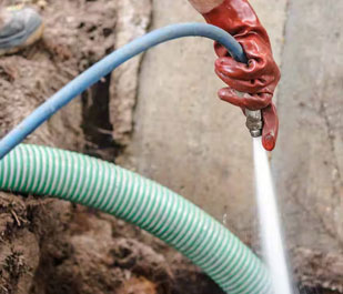 Manutenção preserva a estrutura do sistema séptico em Curitiba