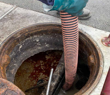 Importância da limpeza regular da caixa de gordura em Curitiba